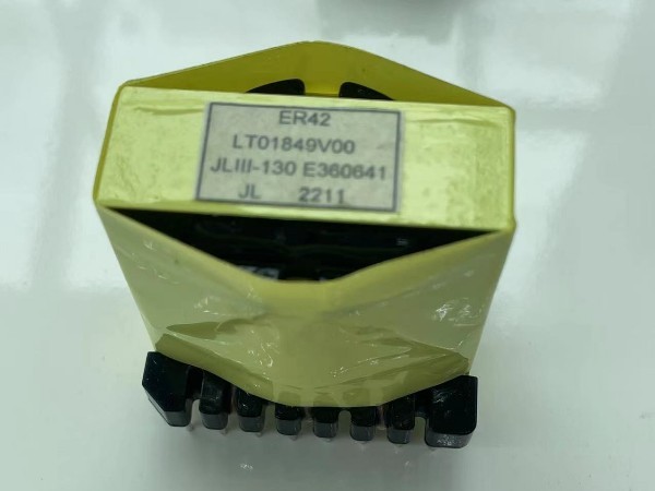 ER type high frequency transformer